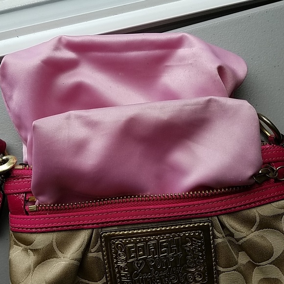 Coach wristlet - Picture 4 of 7